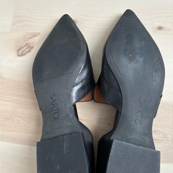 Sarto Black Pointed Leather  Flats - Picture 5 of 7